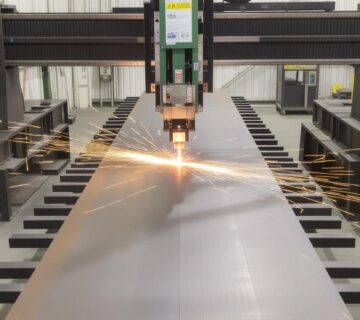 خدمات صنعتی برش لیزری فلزات